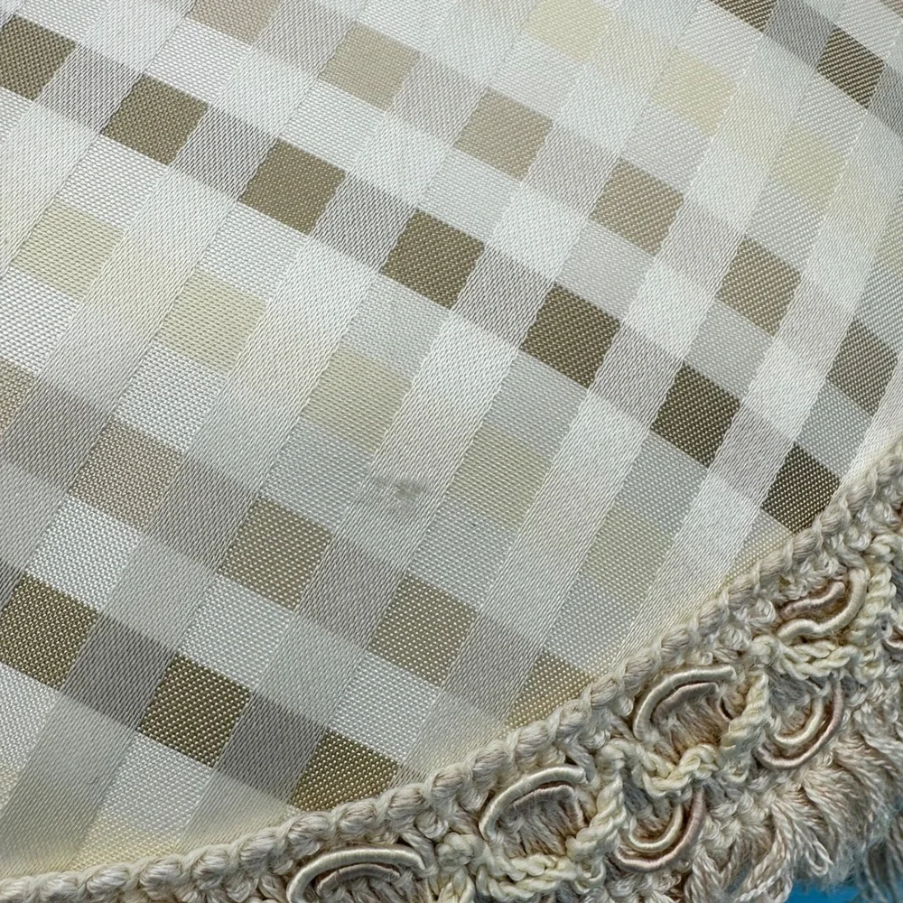 Round Decorative Throw Pillow Tufted Tassels Plaid Textured‎ Accent